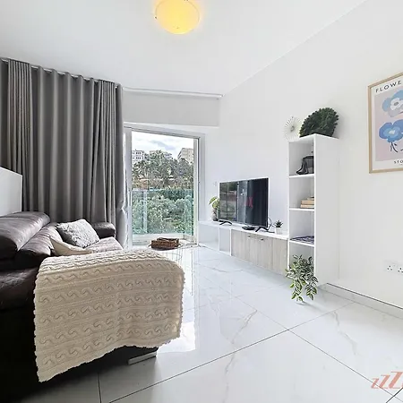 Valley View Pool In St Julians *