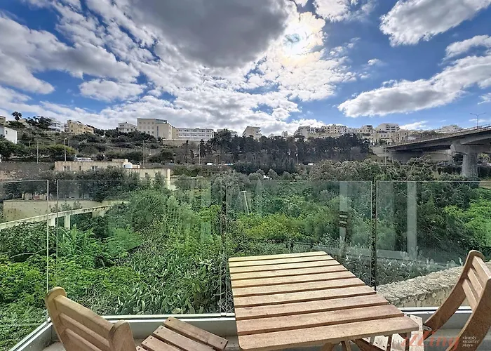 Valley View Pool In St Julians * سانت جوليان