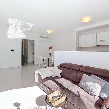 Valley View Pool In St Julians Apartment *