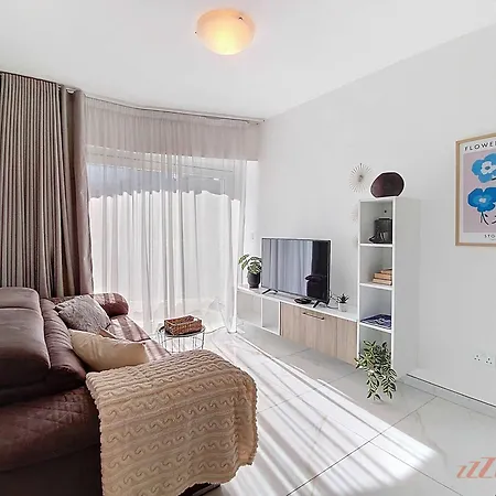 Valley View Pool In St Julians