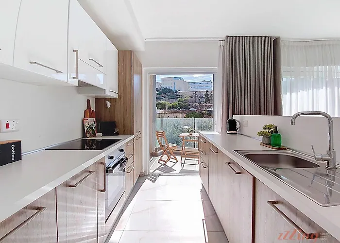 Valley View Pool In St Julians