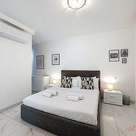 Valley View Pool In St Julians *