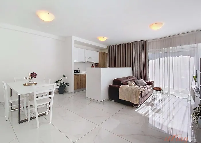 Valley View Pool In St Julians Apartman